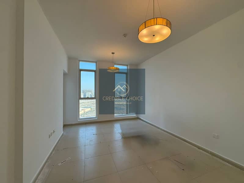 NEAR MALL | BUS STOP | VACANT | SPACIOUS | HUGE BALCONY - Image 6