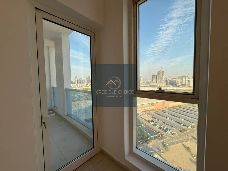 NEAR MALL | BUS STOP | VACANT | SPACIOUS | HUGE BALCONY - Image 7