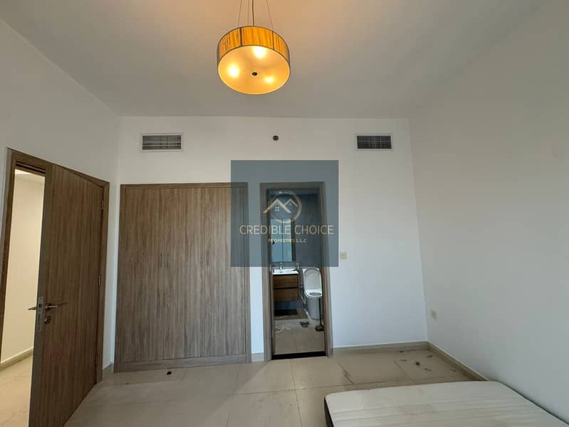 NEAR MALL | BUS STOP | VACANT | SPACIOUS | HUGE BALCONY - Image 8