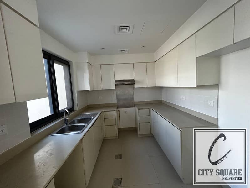 Available in January I By the green belt Landscaped - Image 8