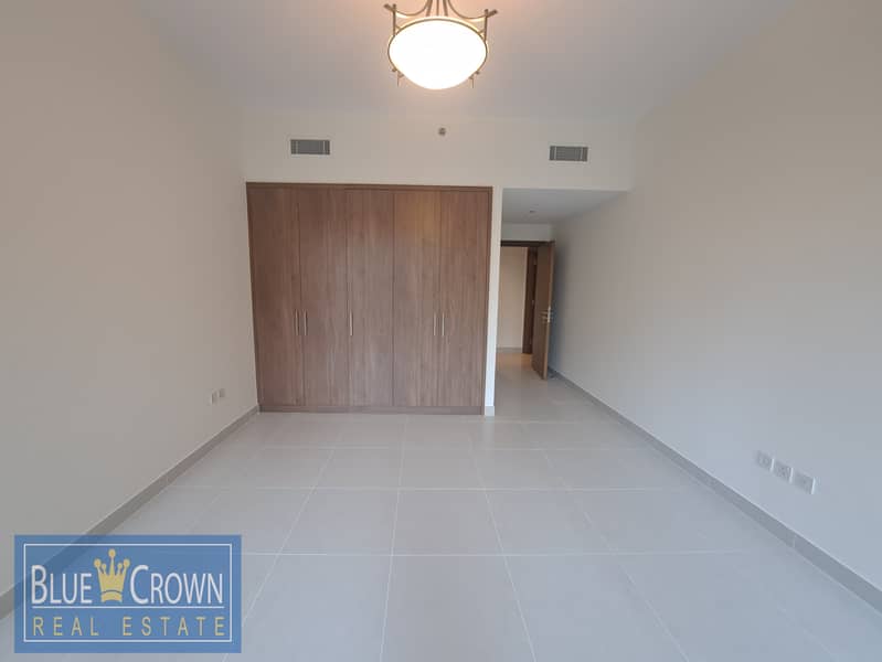 OPEN LAWN VIEW!!LAVISH 2BHK WITH BALCONY NEAR METRO - Image 7