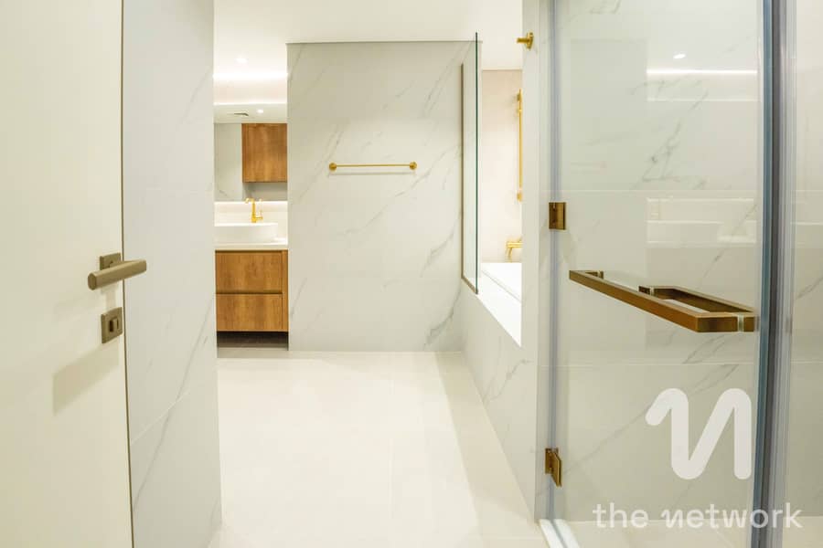 Brand New Upgrade | Furnished | Direct Pool Access - Image 17