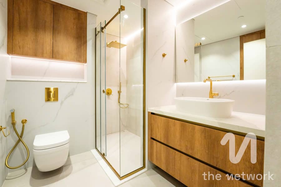 Brand New Upgrade | Furnished | Direct Pool Access - Image 26