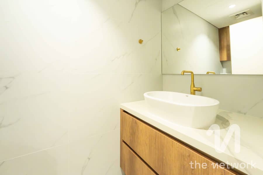 Brand New Upgrade | Furnished | Direct Pool Access - Image 29