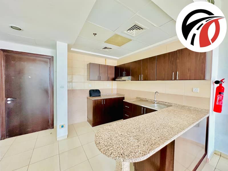 Chiller Free Huge 2bhk with balcony available 85k