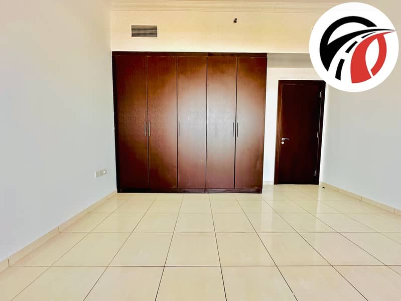 Chiller Free Huge 2bhk with balcony available 85k