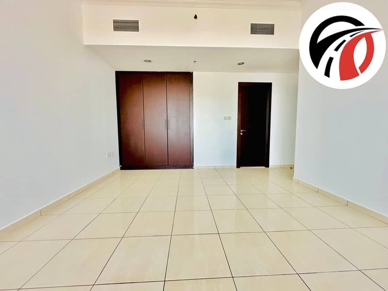 Chiller Free Huge 2bhk with balcony available 85k - Image 8