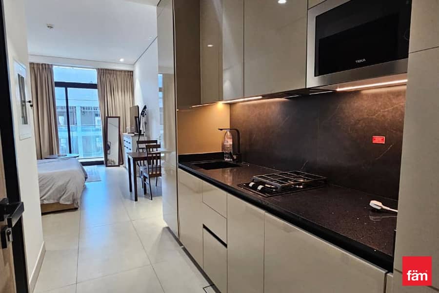 Fully Furnished Unit | High ROI | Prime Location