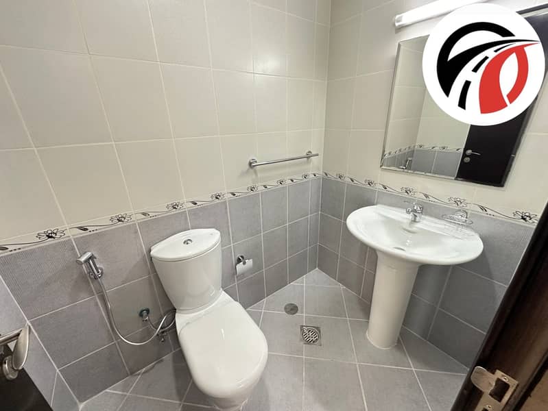 Very Spacious 2bhk with all amenities available For Sale - Image 6