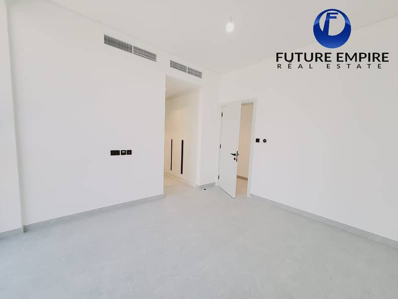 Lavish 2BHK With Maid |Terrace & Private Jacuzzi - Image 8