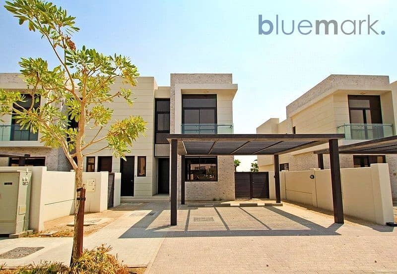 Stunning 3 Beds Townhouse (TH-L) Single Row unit for Sale