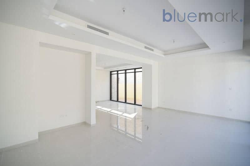 Stunning 3 Beds Townhouse (TH-L) Single Row unit for Sale - Image 10