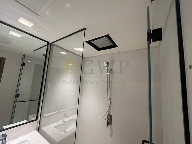 Exclusive|Full Water views|Bright Apartment - Image 25