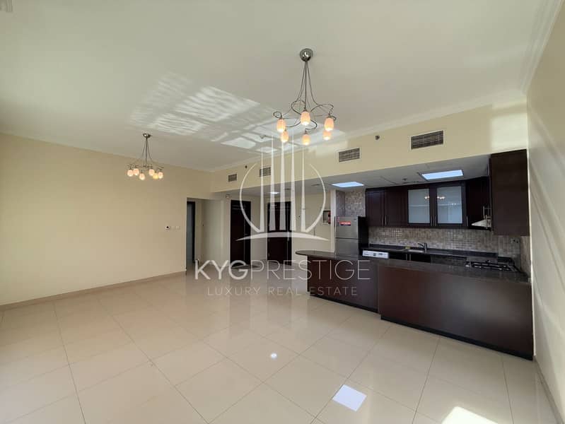 Massive layout | Open view | Prime Location - Image 6
