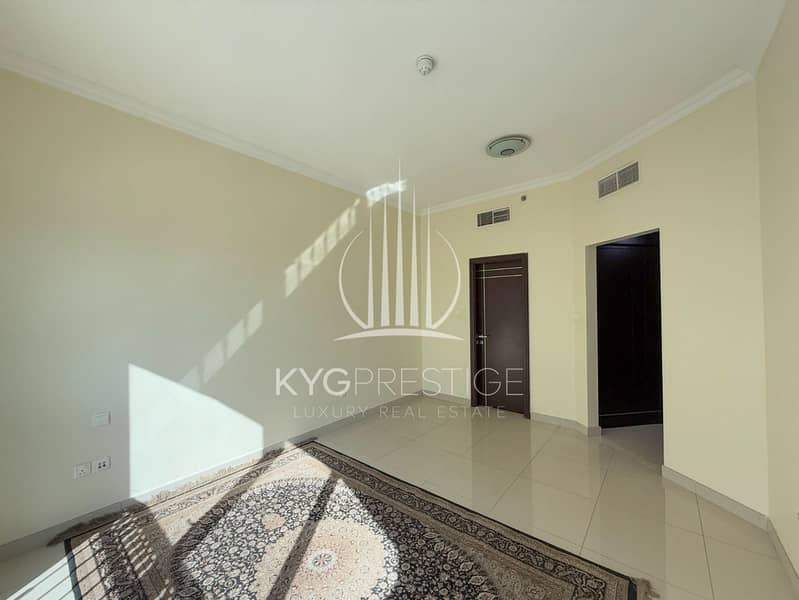 Massive layout | Open view | Prime Location - Image 10