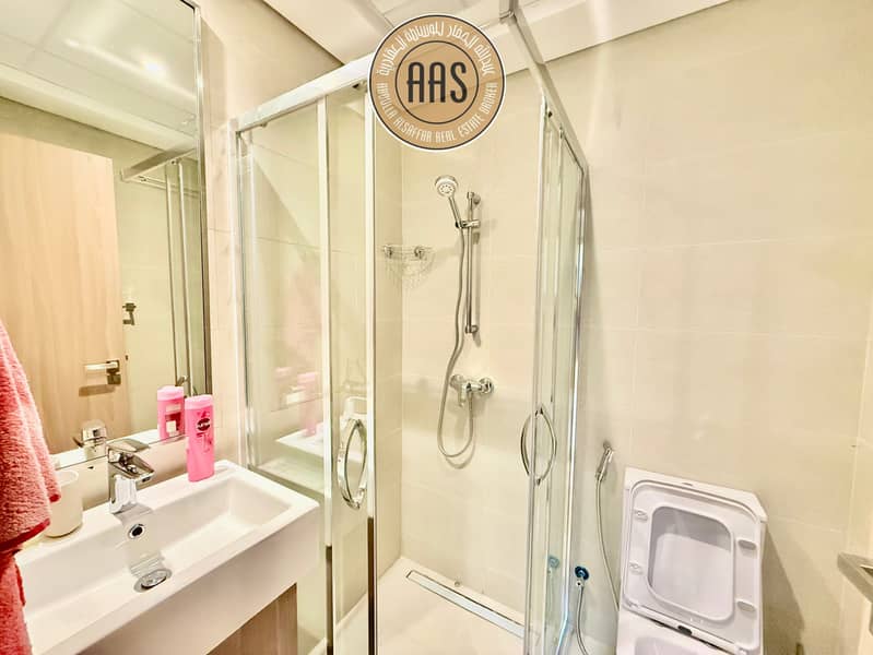 Demanding Layout•Corner Unit•Chiller Free•Fully Furnished•Luxurious 3Bhk•All Amenities - Image 28