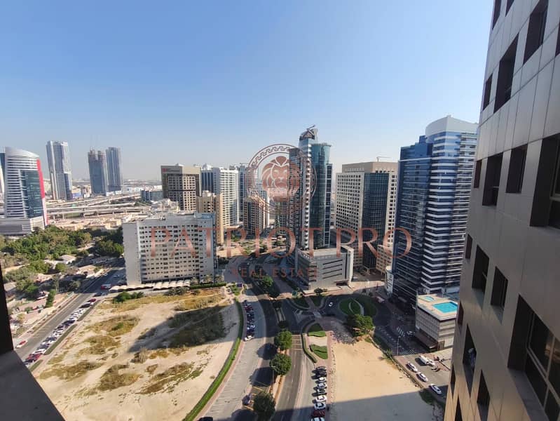 High Floor II Near to Metro II Ready to move