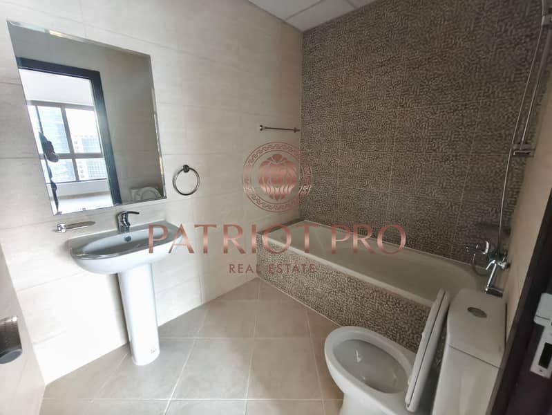 High Floor II Near to Metro II Ready to move