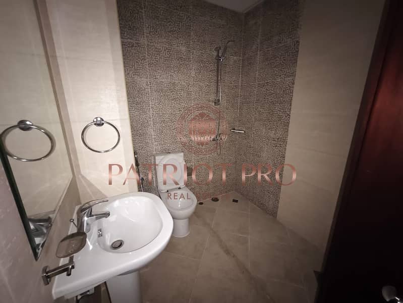 High Floor II Near to Metro II Ready to move - Image 8