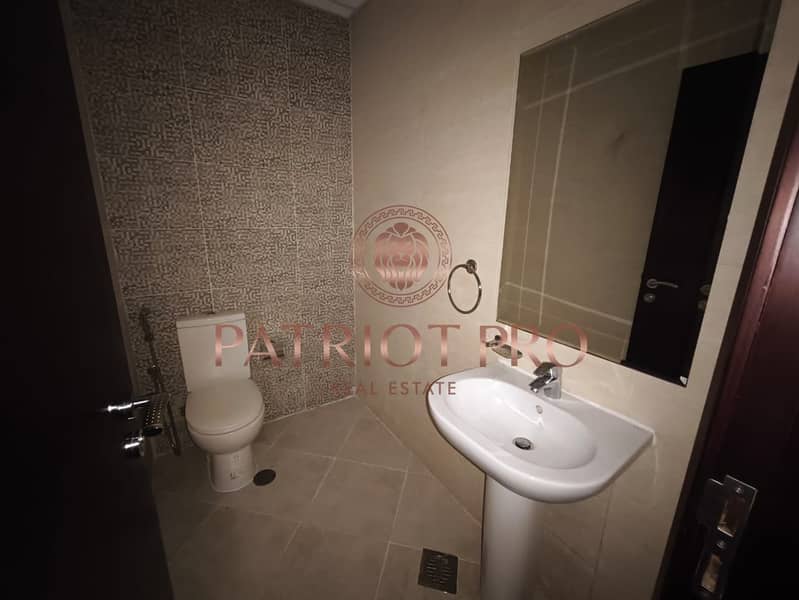 High Floor II Near to Metro II Ready to move - Image 12