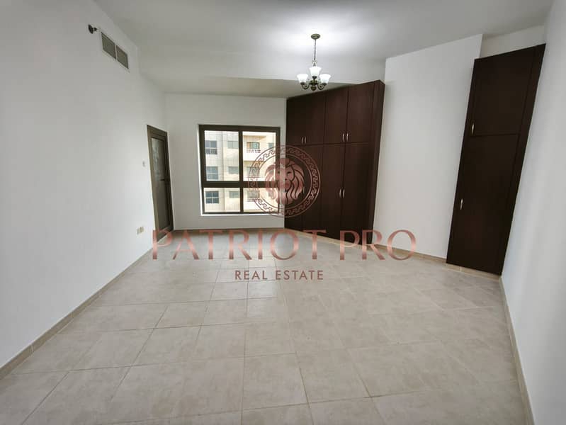 Near to Metro And Park II High Floor II Ready to Move