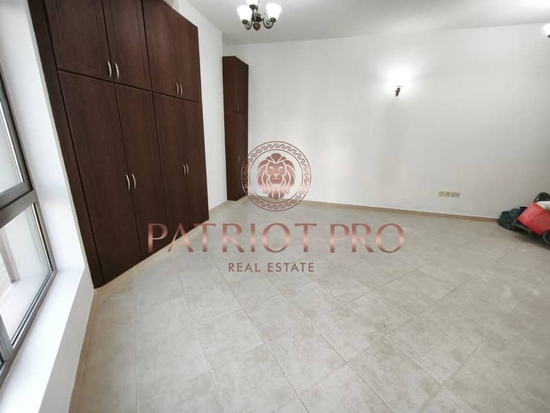 Near to Metro And Park II High Floor II Ready to Move - Image 9