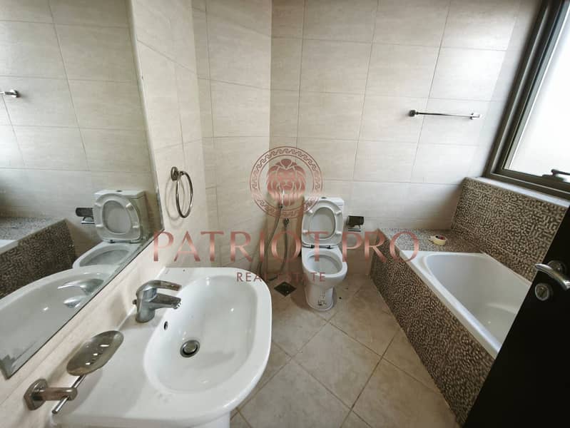 Near to Metro And Park II High Floor II Ready to Move - Image 12