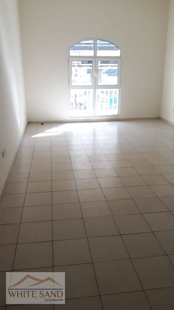 LARGE 1 B/R HALL -READY TO MOVE IN -DISCOVERY GARDENS