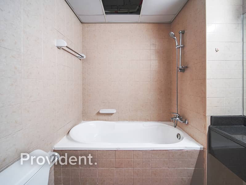 Spacious | Ready to Move-in | Community View - Image 17