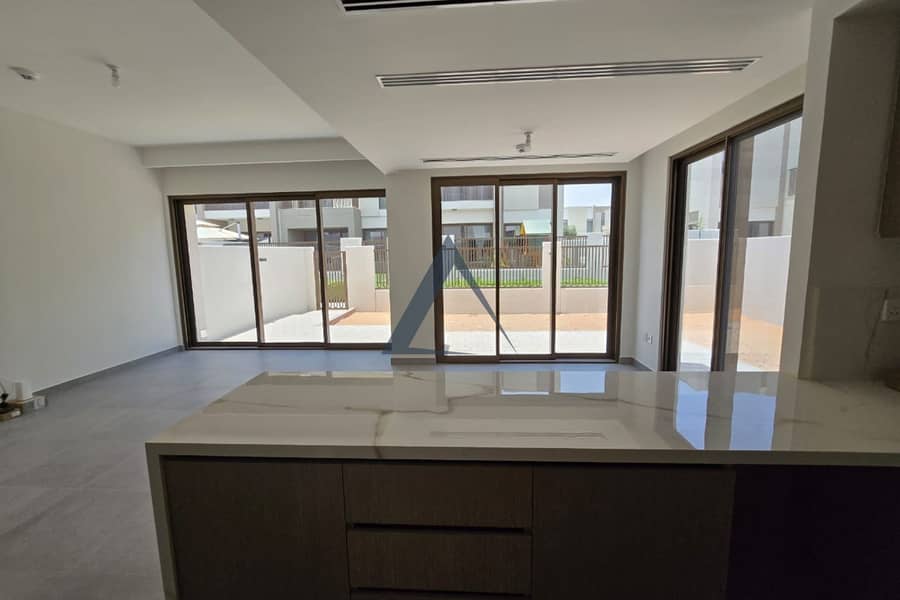 Spacious 4 BR Townhouse | Brand New | Best Location