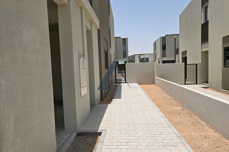 Spacious 4 BR Townhouse | Brand New | Best Location - Image 12