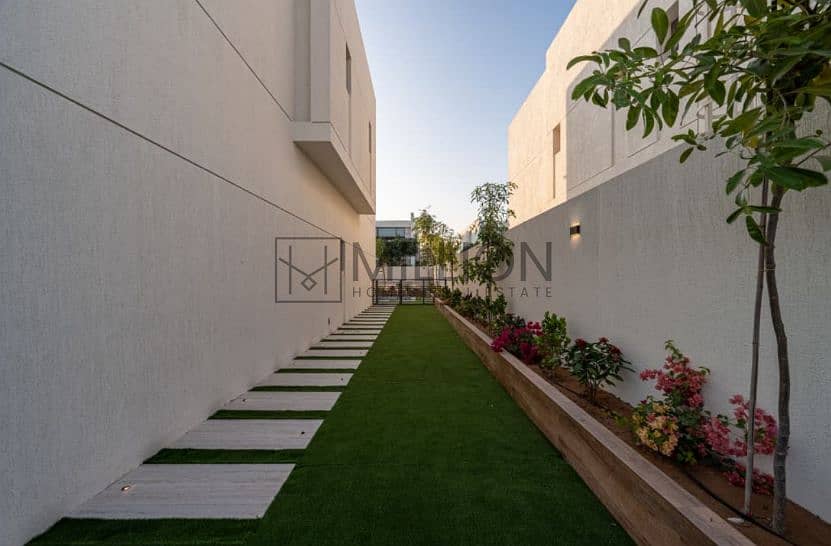 Luxury 5-Bed Villa with Maid Room | for Rent - Image 6