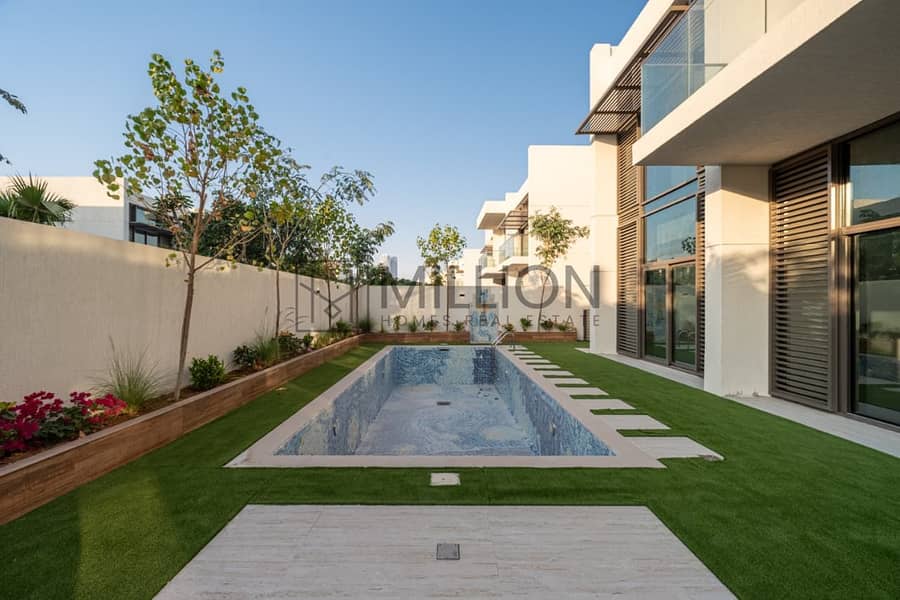 Luxury 5-Bed Villa with Maid Room | for Rent - Image 13