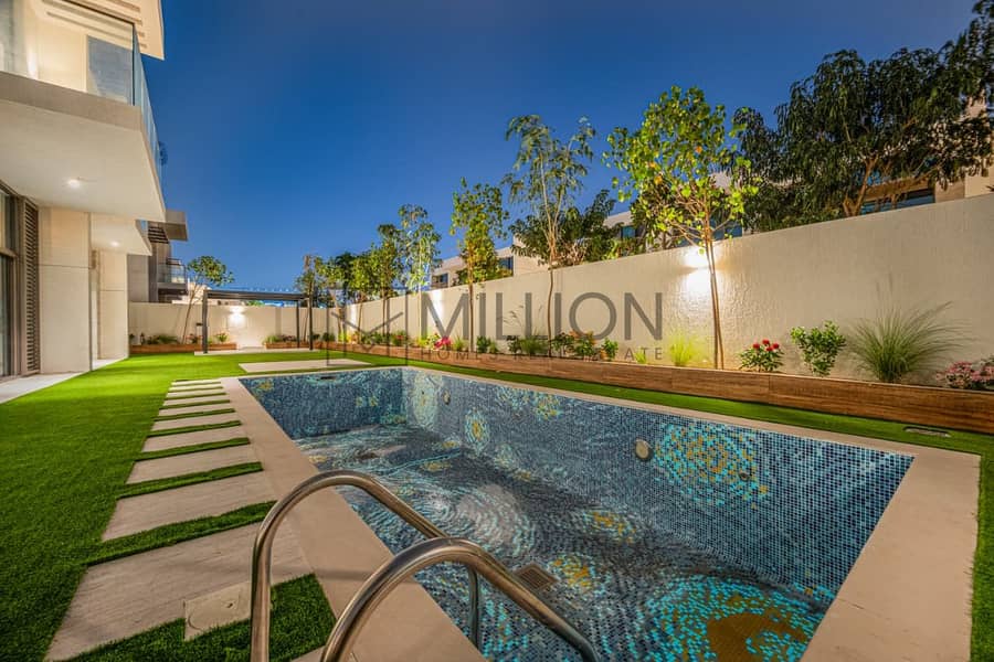 Luxury 5-Bed Villa with Maid Room | for Rent - Image 17