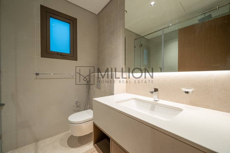 Luxury 5-Bed Villa with Maid Room | for Rent - Image 20