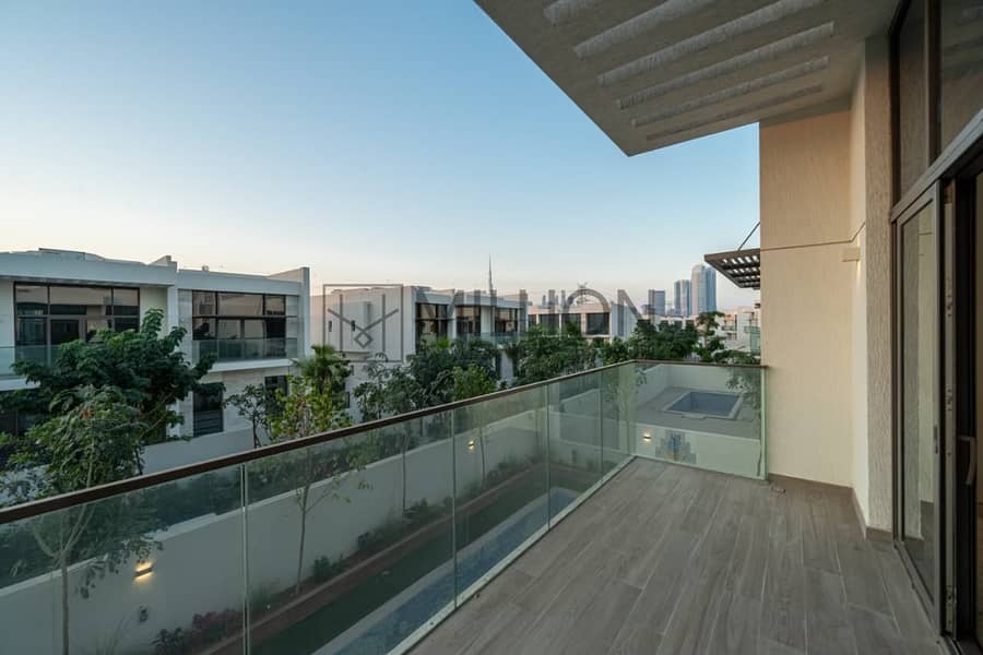 Luxury 5-Bed Villa with Maid Room | for Rent - Image 24