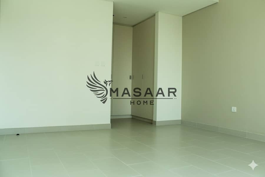 Vacant | Full Park n Lagoon Views | Prime Location - Image 8