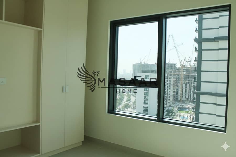 Vacant | Full Park n Lagoon Views | Prime Location - Image 9