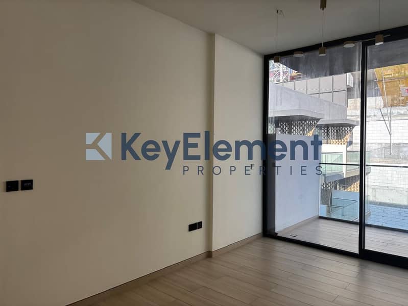 Ready to Move In | Community View | Vacant - Image 9