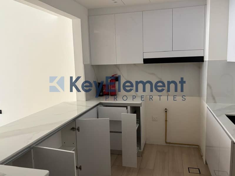 Ready to Move In | Community View | Vacant - Image 15