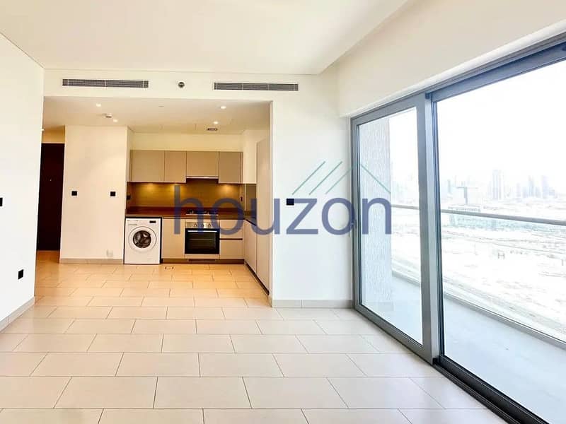 Spacious + Bright 2BR | Burj Khalifa View | Vacant