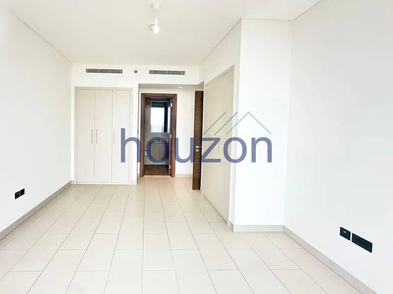 Spacious + Bright 2BR | Burj Khalifa View | Vacant - Image 8