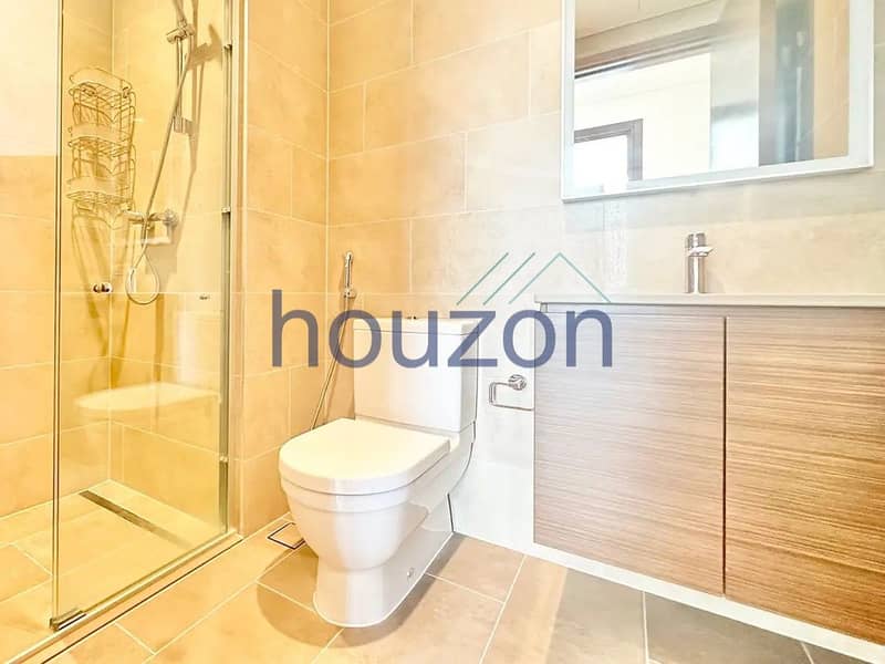 Spacious + Bright 2BR | Burj Khalifa View | Vacant - Image 9