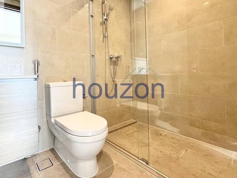 Spacious + Bright 2BR | Burj Khalifa View | Vacant - Image 10