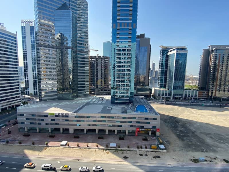 Exclusive | Mid Level | With Appliances | Vacant