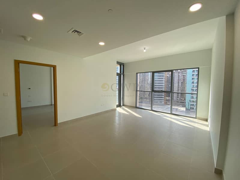 Exclusive | Mid Level | With Appliances | Vacant