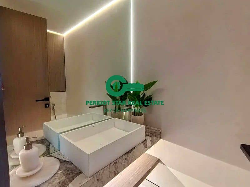 9 03dbb33abbce4cb3a7ad16eb84ea9368-. jpg