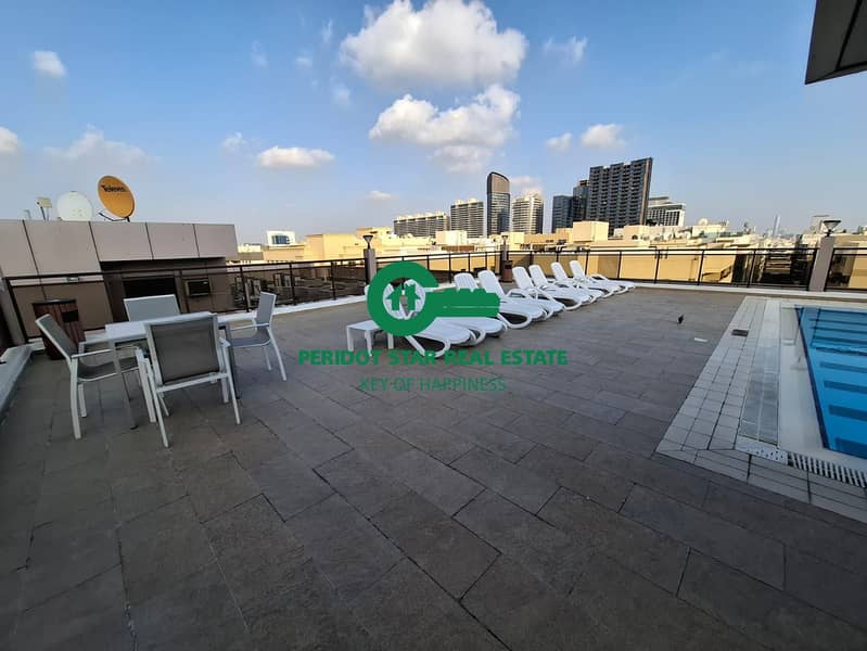 4BHK APARTMENT FOR FAMILY CLOSED TO SHARAF DG METRO STATION AND CLOSED TO SUPER MARKET AND HUGE LAYOUT