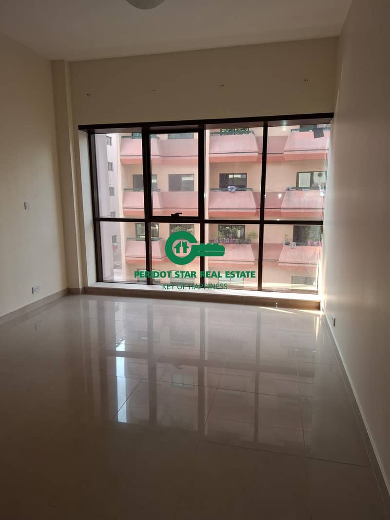 4BHK APARTMENT FOR FAMILY CLOSED TO SHARAF DG METRO STATION AND CLOSED TO SUPER MARKET AND HUGE LAYOUT - Image 21