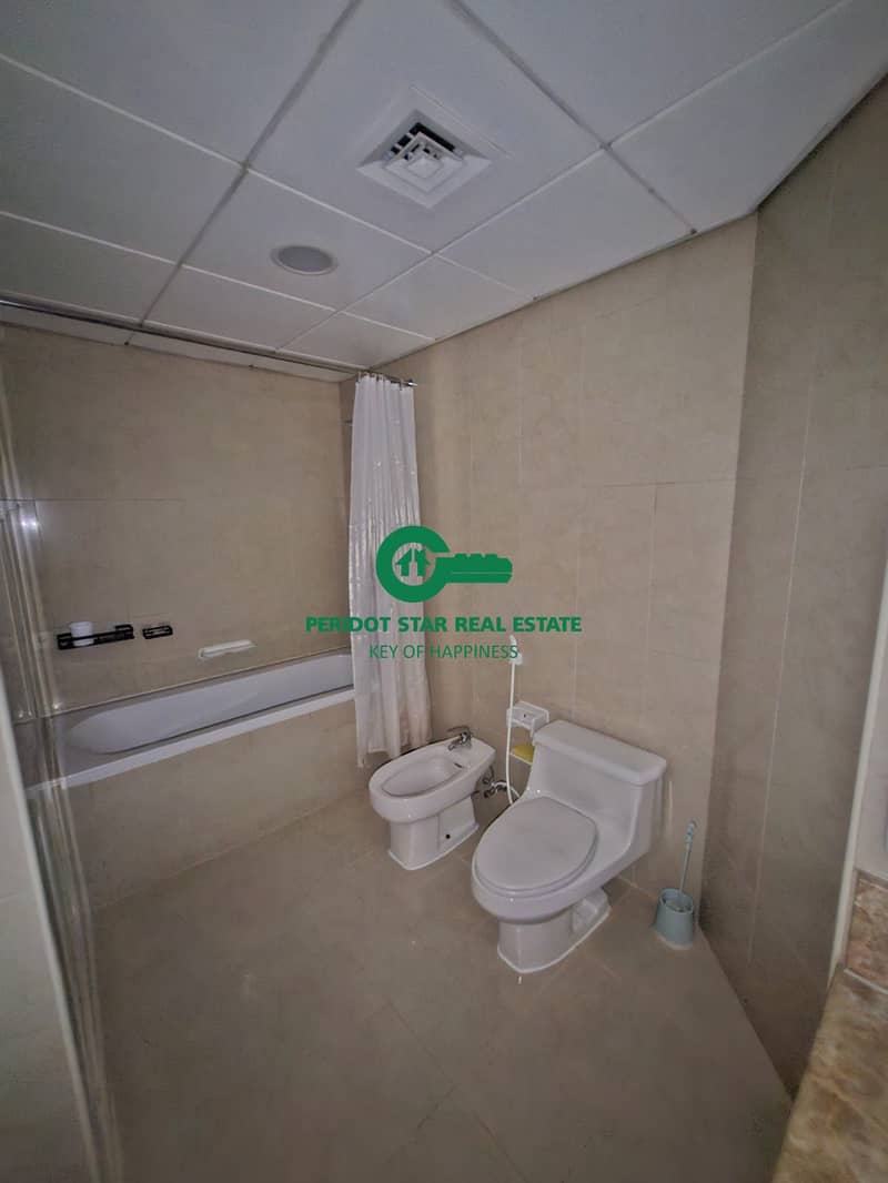 4BHK APARTMENT FOR FAMILY CLOSED TO SHARAF DG METRO STATION AND CLOSED TO SUPER MARKET AND HUGE LAYOUT - Image 22